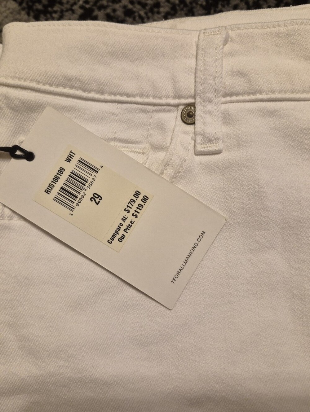 7 for all mankind  White Denim cut-offs with fringed hem Size 29 and Size 30 NWT - Picture 13 of 13